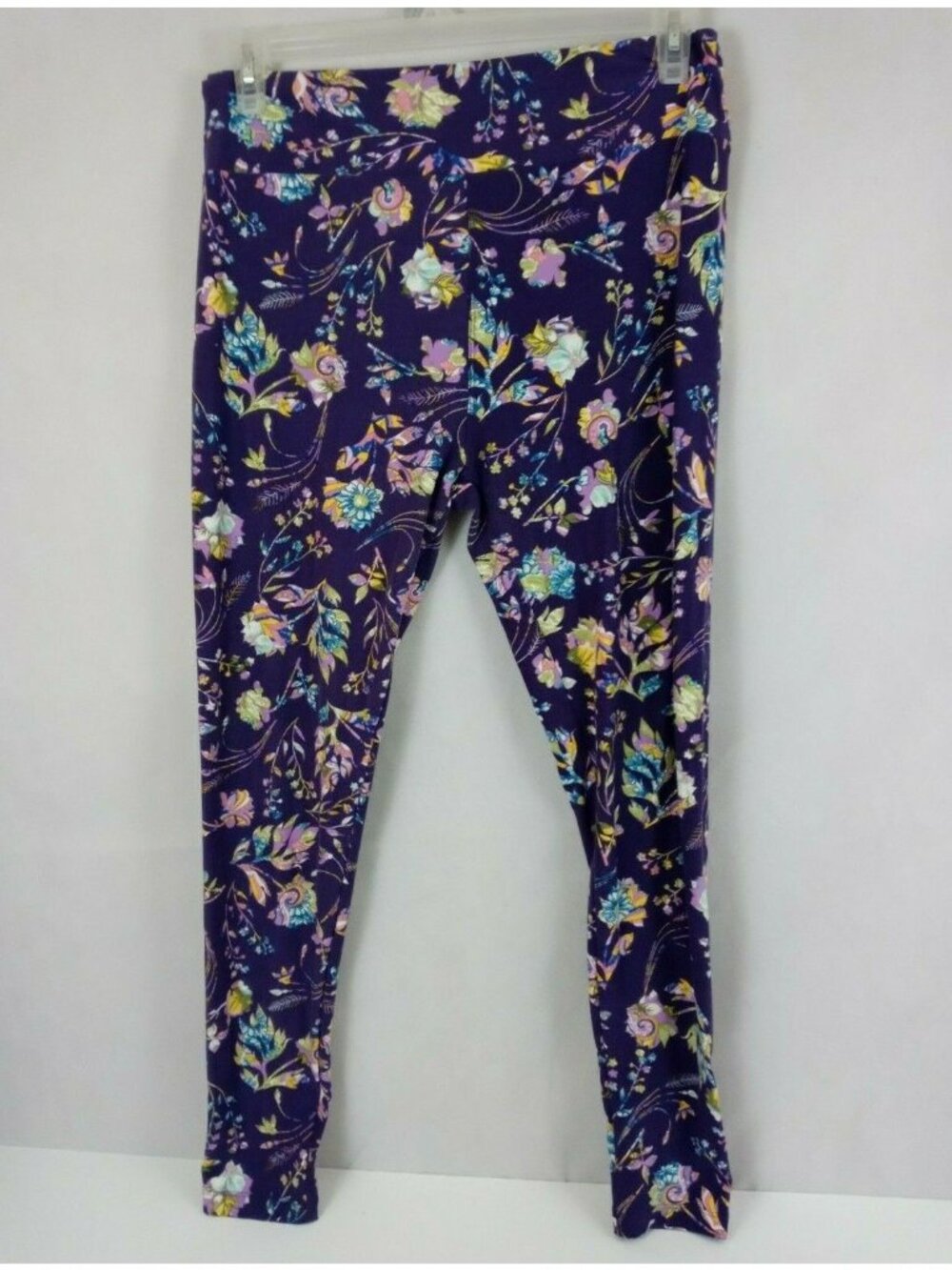 New LuLaRoe Tall & Curvy Leggings Purple With Unique Floral Design
